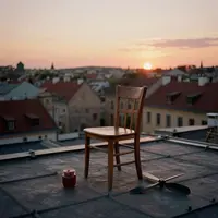 صحنه تنهایی روی پشت‌بام