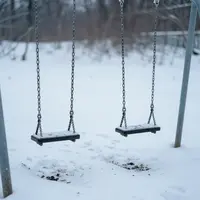 Старые качели