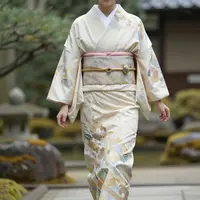 Фигурка в кимоно