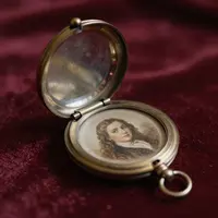 Медалйони қадимӣ