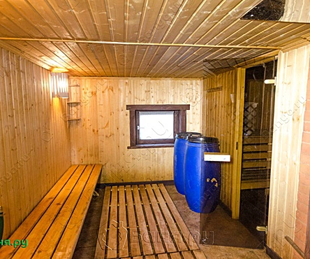 Баня у реки