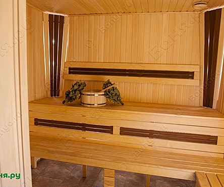 Русская сауна с вениками и деревянной купелью