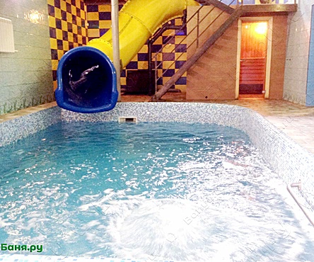 Зал с бассейном