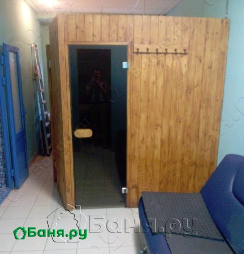 Зал с бассейном