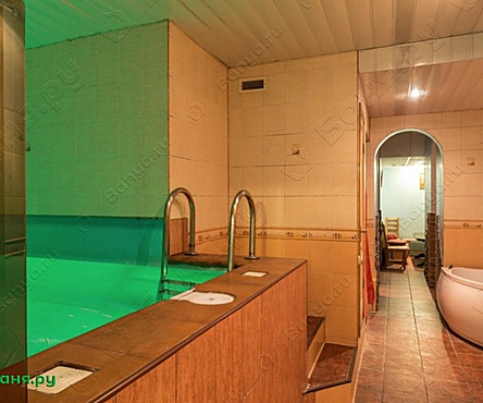 Средний зал