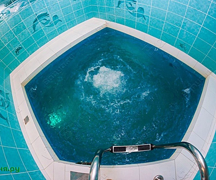 Средний зал