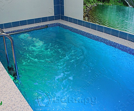 Комната с бассейном