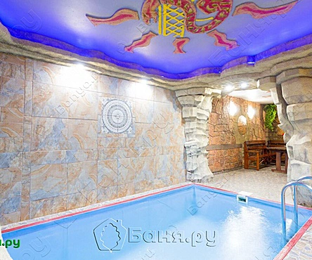 Зал с бассейном
