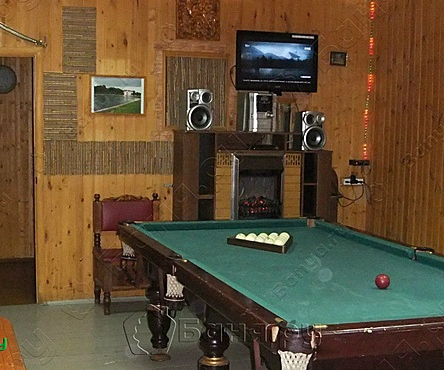 Номер с бильярдом