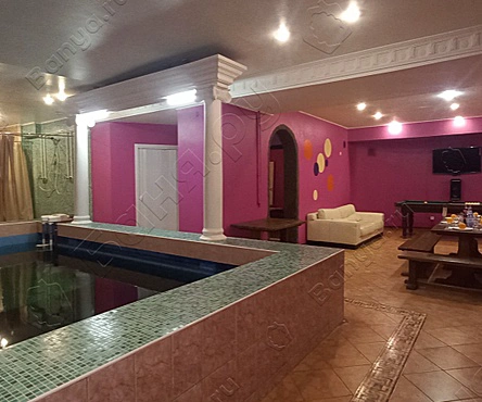 Большой зал с бассейном