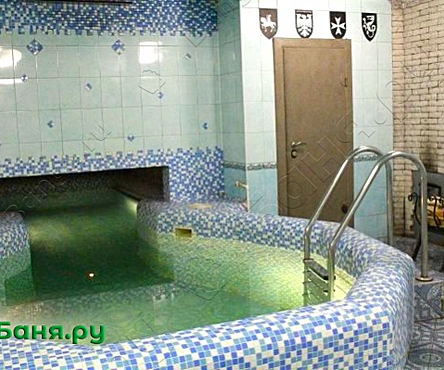 Баня с круглым бассейном