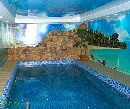 Сауна с большим бассейном