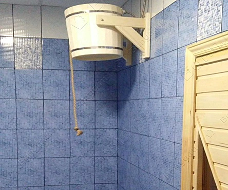 Сауна с большим бассейном