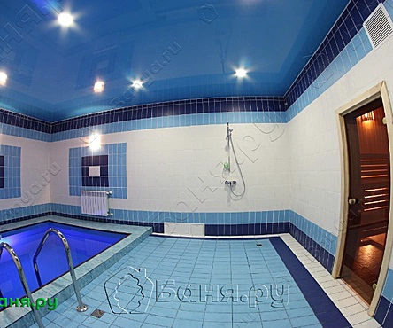 Зал Версаль