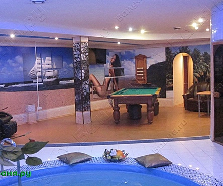 Финская сауна с круглым бассейном