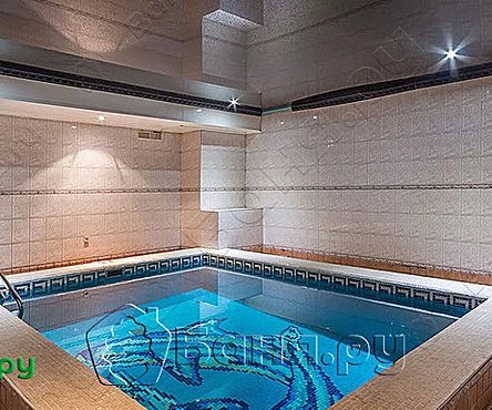 Зал с бассейном