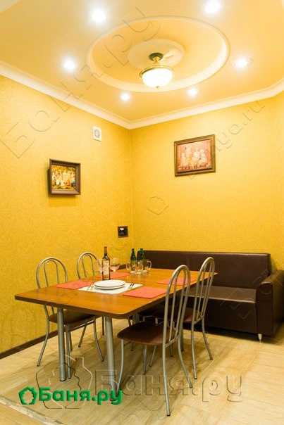 Русская баня с бильярдом