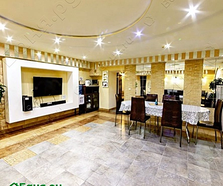 Основной зал