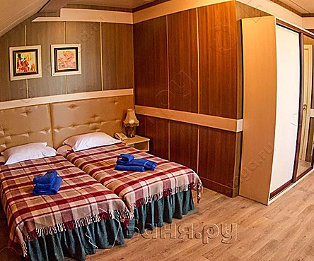 Коттедж с баней и бильярдом