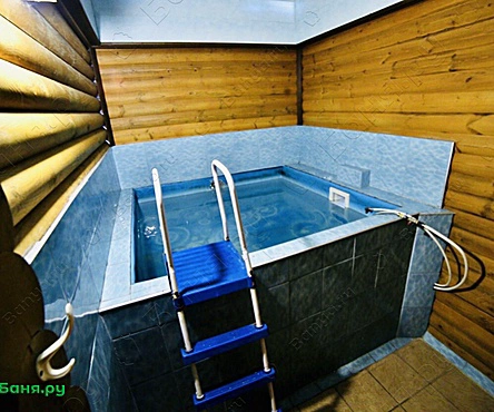 Русская баня с вениками