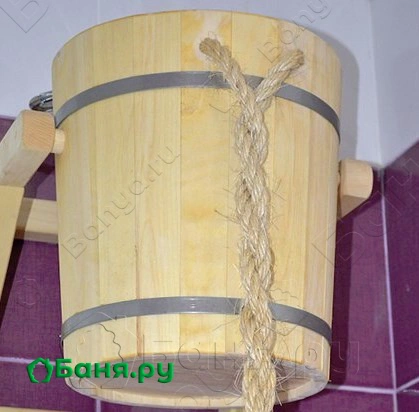 Русская парная с вениками