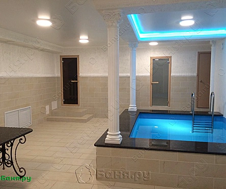 Зал Римский