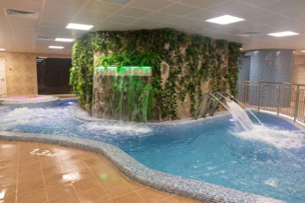 Баня-аквапарк Акваполис