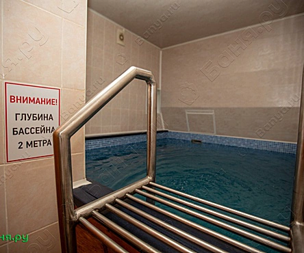 Большой зал с бассейном