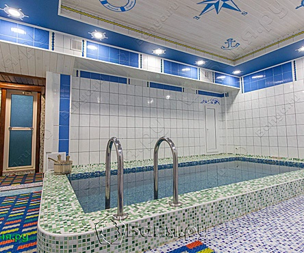 Восьмиместный номер с бассейном