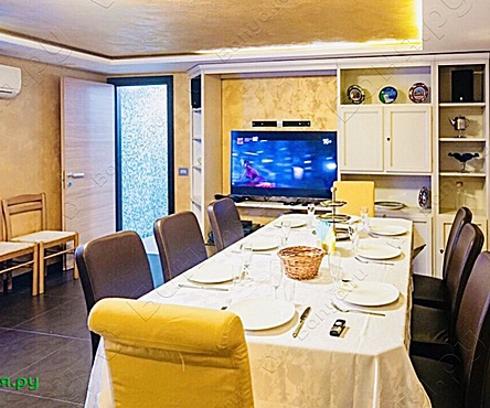 Основной зал