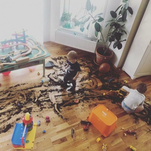 Пока родители не видят: смешная подборка старых и новых детских проделок (31 фото)