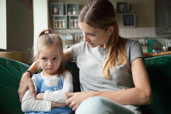 Внезапные перепады настроения у детей: причины, что делать родителям