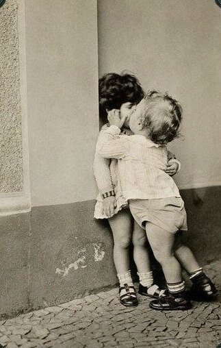 Он и она - начало: 28 детских фото 18- о взрослых отношениях