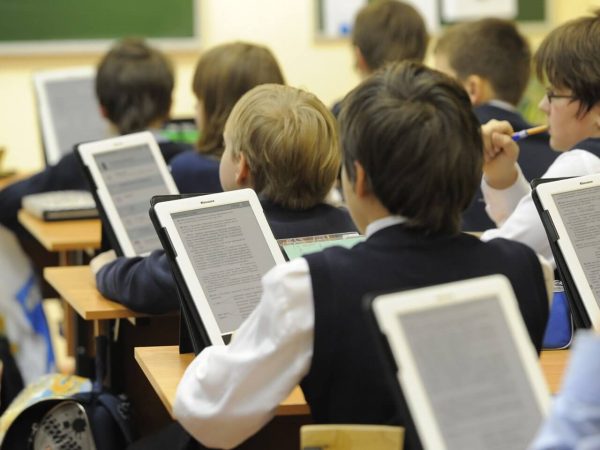 В школе электронные книги
