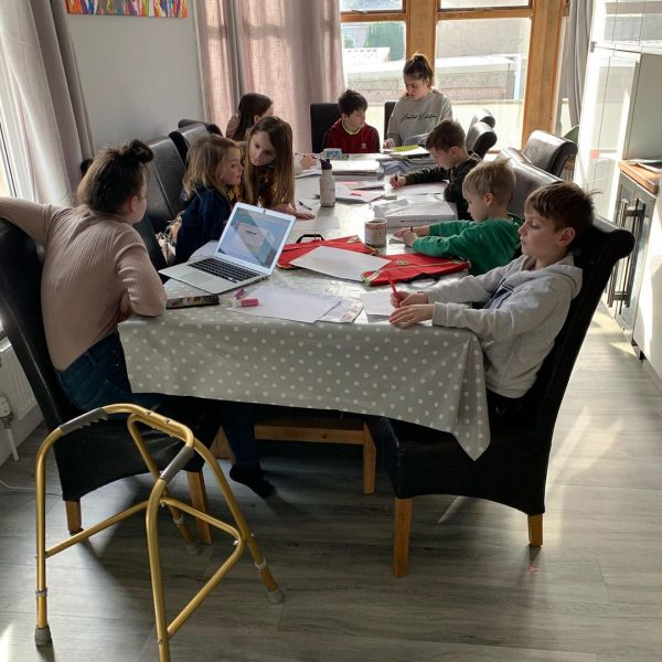 Как живет семья, в которой 22 родных детей