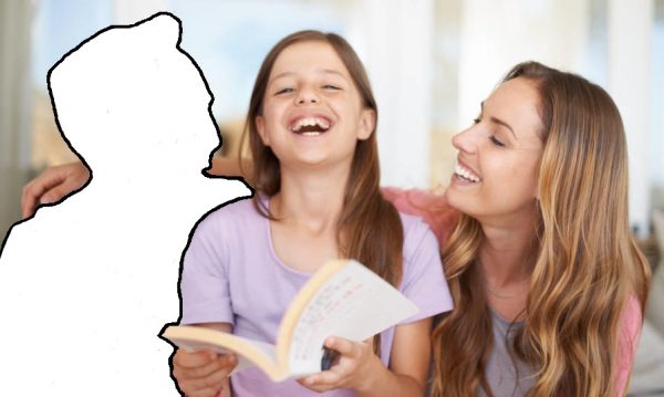 Мама и дочь смеются