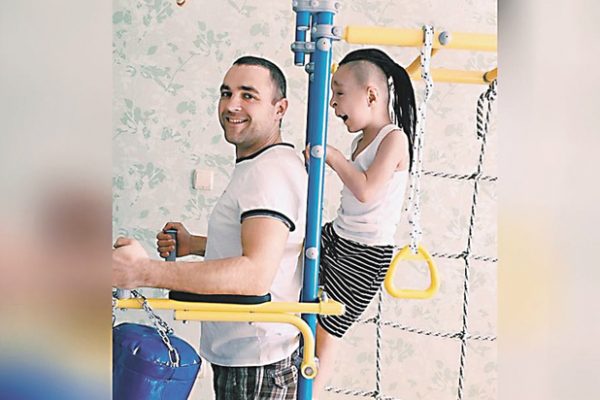 Как сложилась жизнь Рустама “без лица” после того, как его усыновили