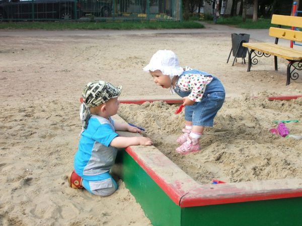 играет