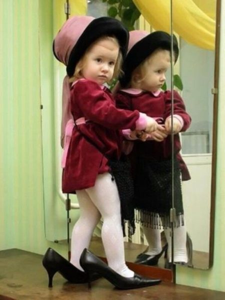 в туфлях