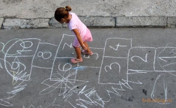 Girl playing classics