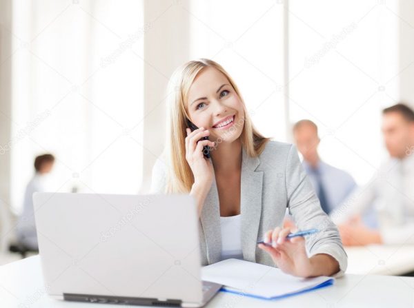 девушка на работе