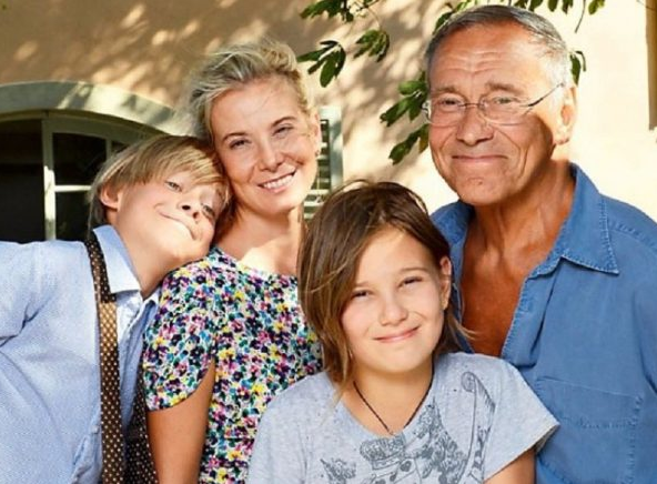 Andrey Konchalovsky and Julia Vysotskaya with children