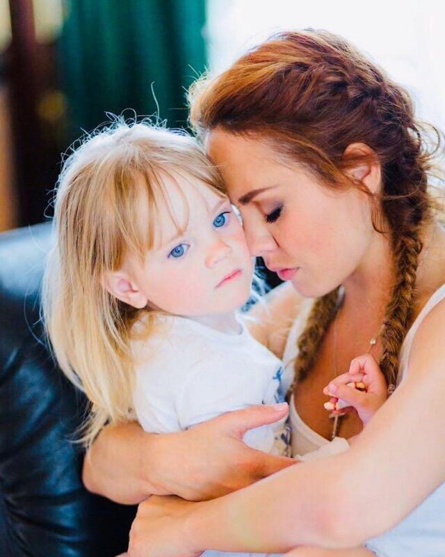 Singer Maxim with her daughter