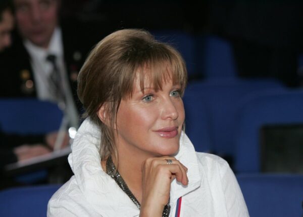 Елена Проклова поделилась в ток-шоу своей болью: рассказала о разводах и гибели детей
