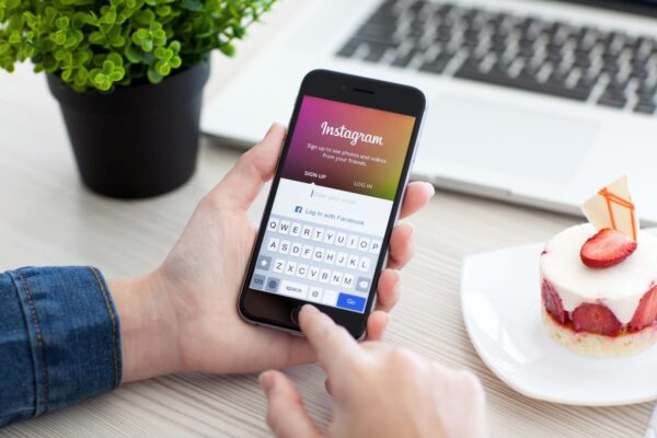 Все аккаунты подростков в Instagram будут удалены