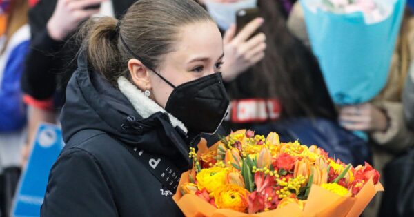 Камила Валиева вернулась в Россию