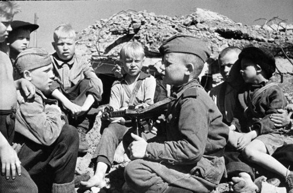 Как говорить с ребенком о войне, чтобы не ранить психику: что говорят психологи