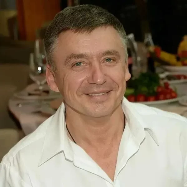 Одни любят отца, а другие презирают даже после его ухода: как живут и чем занимаются четверо детей Олега Табакова