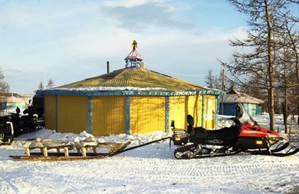 На лодке, в пещере, под мостом: ТОП-10 самых необычных школ в мире