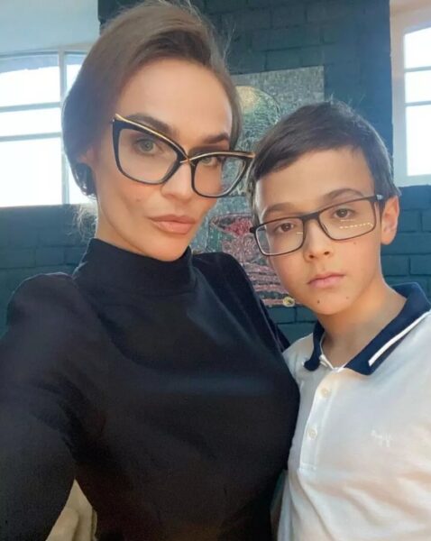 Алена Водонаева с сыном
